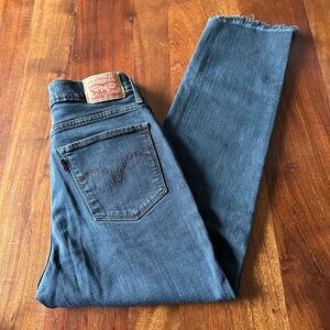 Women Levi's 724 High Rise Straight Leg Cropped Blue Jeans